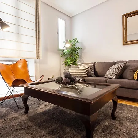 Apartment Friendly Claudio Coello *