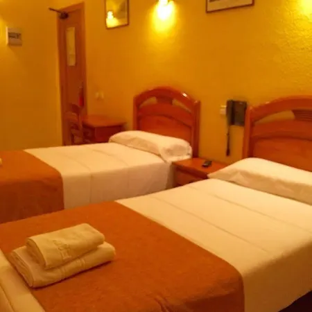 Josefina Hostal *