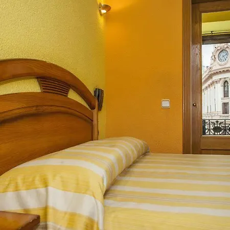 Josefina Hostal *