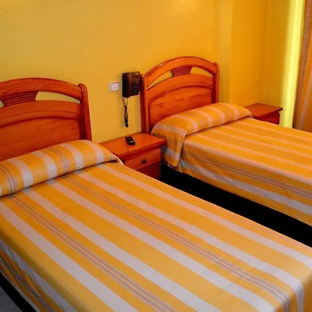 Josefina Hostal *