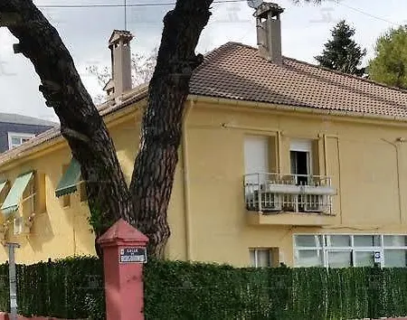 Отель Aravaca Garden Мадрид