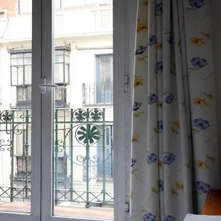 Ch Bueno Guest house Madrid