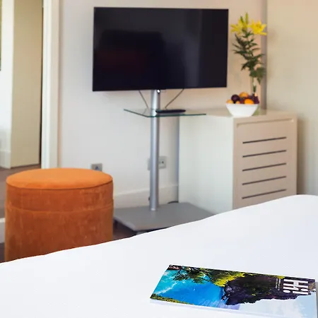H10 Tribeca Hotel 4*