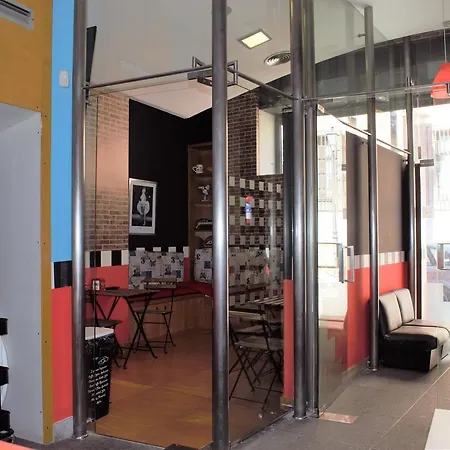 Hostal Urban *