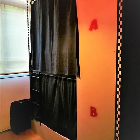 Urban Hostal
