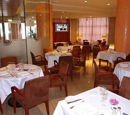 Hotel Ac Carlton By Marriott 4*