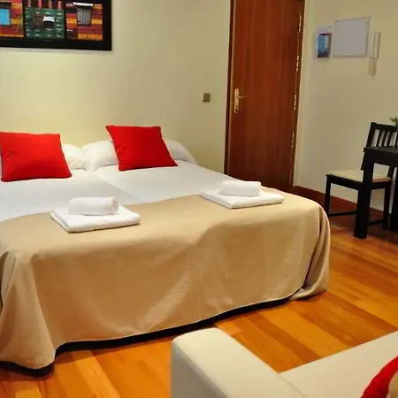 Aparthotel New Point 3*