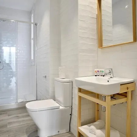Nqn Aparts & Aparthotel Madrid
