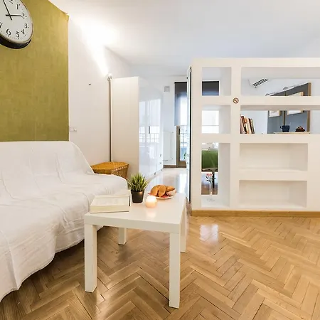 Tribunal Apartment