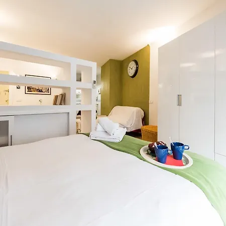 Tribunal Apartment *