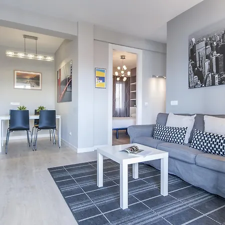 Plaza De Castilla Ii - Modernidad Y Confort En