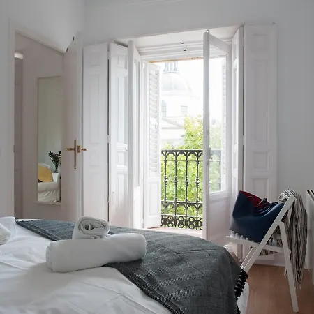 Apartment Montaber - Las Salesas Madrid
