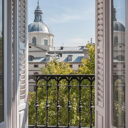Apartment Montaber - Las Salesas Madrid