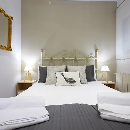 Apartment Reina Sofia Boutique I
