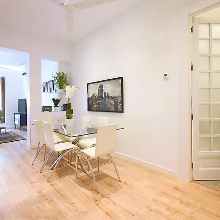 Reina Sofia Boutique I Apartment *