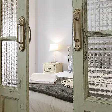 Reina Sofia Boutique I