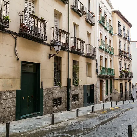 Apartment Letras Iii