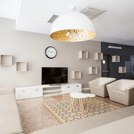 Residencia Universitaria Vallehermoso Apartment *