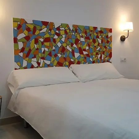 Pil Pil Hostel *