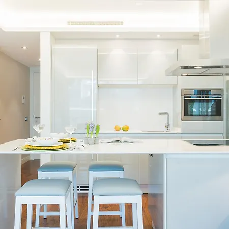 Apartment Home Club Gran Via Apartments *