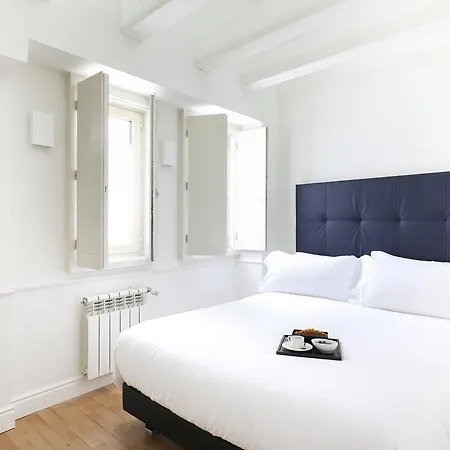 Aparthotel Recoletos House 4*