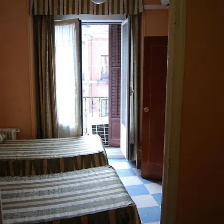 La Perla Asturiana Guest house Madrid