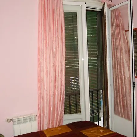 Hostal Far Plaza Mayor *