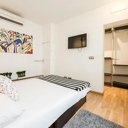 Apartment Chic Gran Via Calle San Bernardo *
