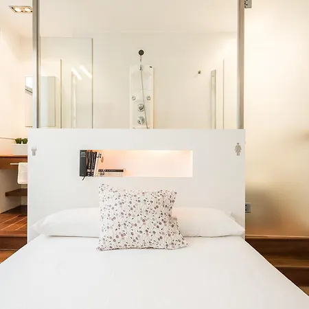Chic Gran Via Calle San Bernardo Apartment *