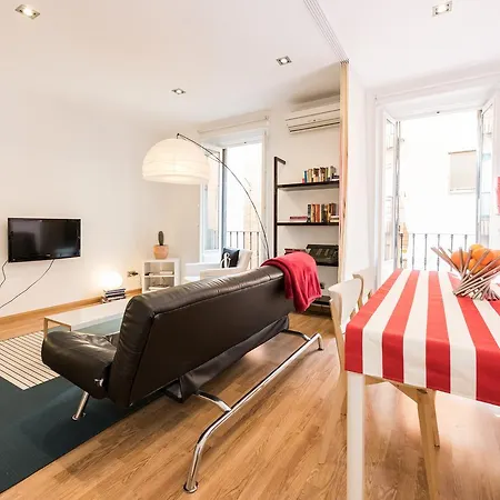 Chic Gran Via Calle San Bernardo Apartment