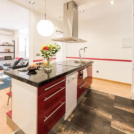 Chic Gran Via Calle San Bernardo Apartment *