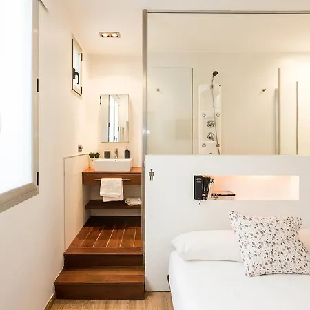 Chic Gran Via Calle San Bernardo Apartment Madrid