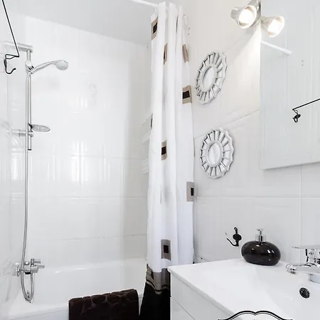 Charming Argensola Center - *
