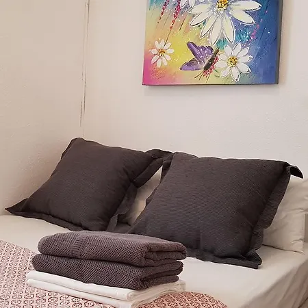 Apartamento Calle Canarias Madrid