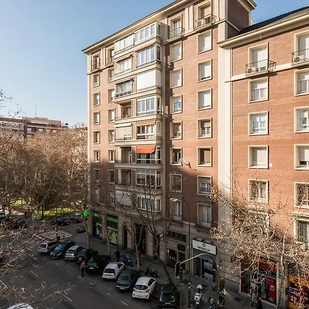 Apartment General Peron Picasso Madrid