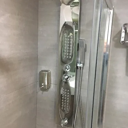 招待所 格兰大道街角酒店
