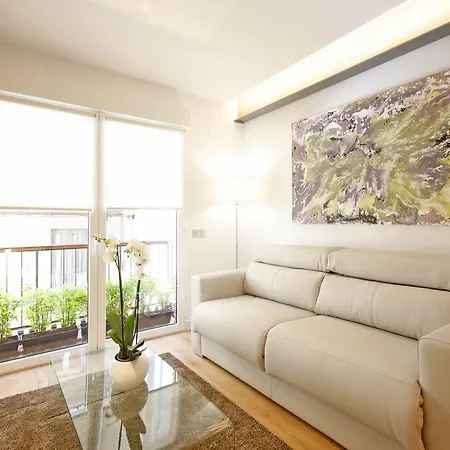 Gran Via Apartment *