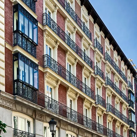 Catalonia Plaza Mayor Hotel 4*