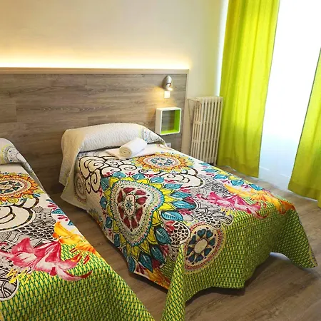 Muchomadrid Hostel Madrid