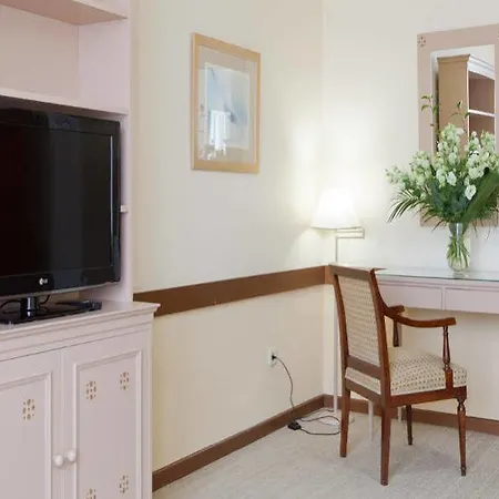 Aparthotel Espahotel Plaza Basílica 3*