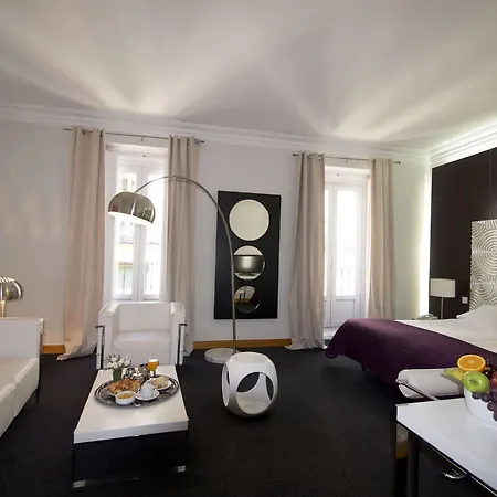 Prado Aparthotel 4*