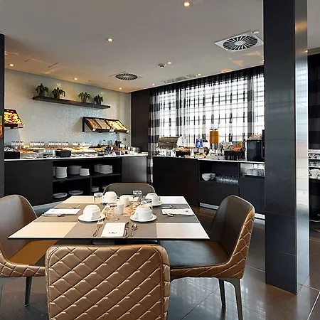 Hotel Eurostars Plaza Mayor 4*