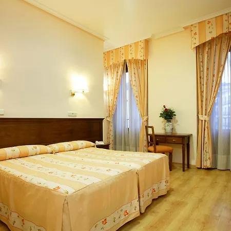 Sil & Serranos Hotel 2*