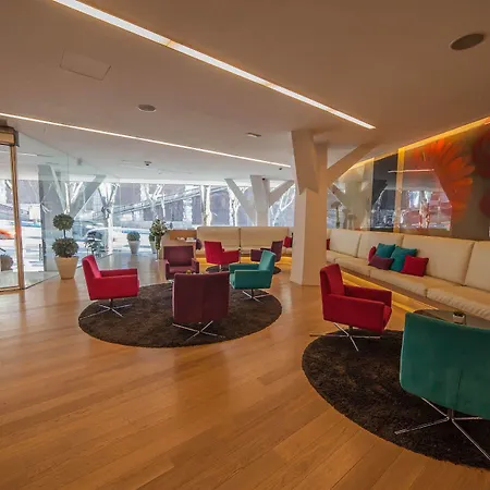 Apartmanhotel Apartosuites Jardines De Sabatini Madrid