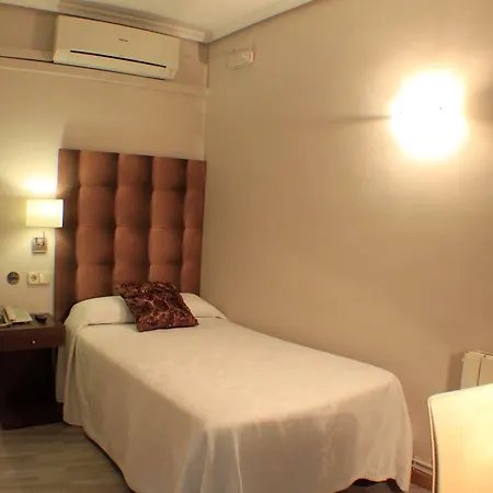 Guest house Oriente 3*