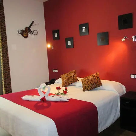 Madrid City Rooms 2*