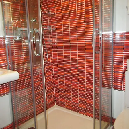 Madrid City Rooms 2*