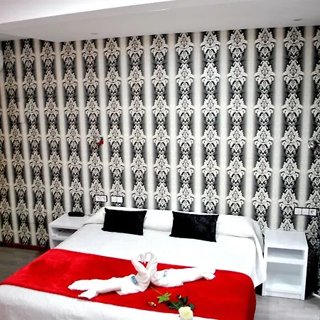Madrid City Rooms Guest house 2*