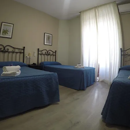 El Pilar Guest house 2*
