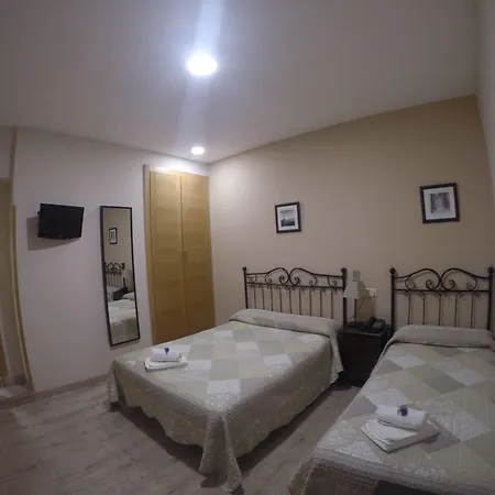 El Pilar Guest house 2*